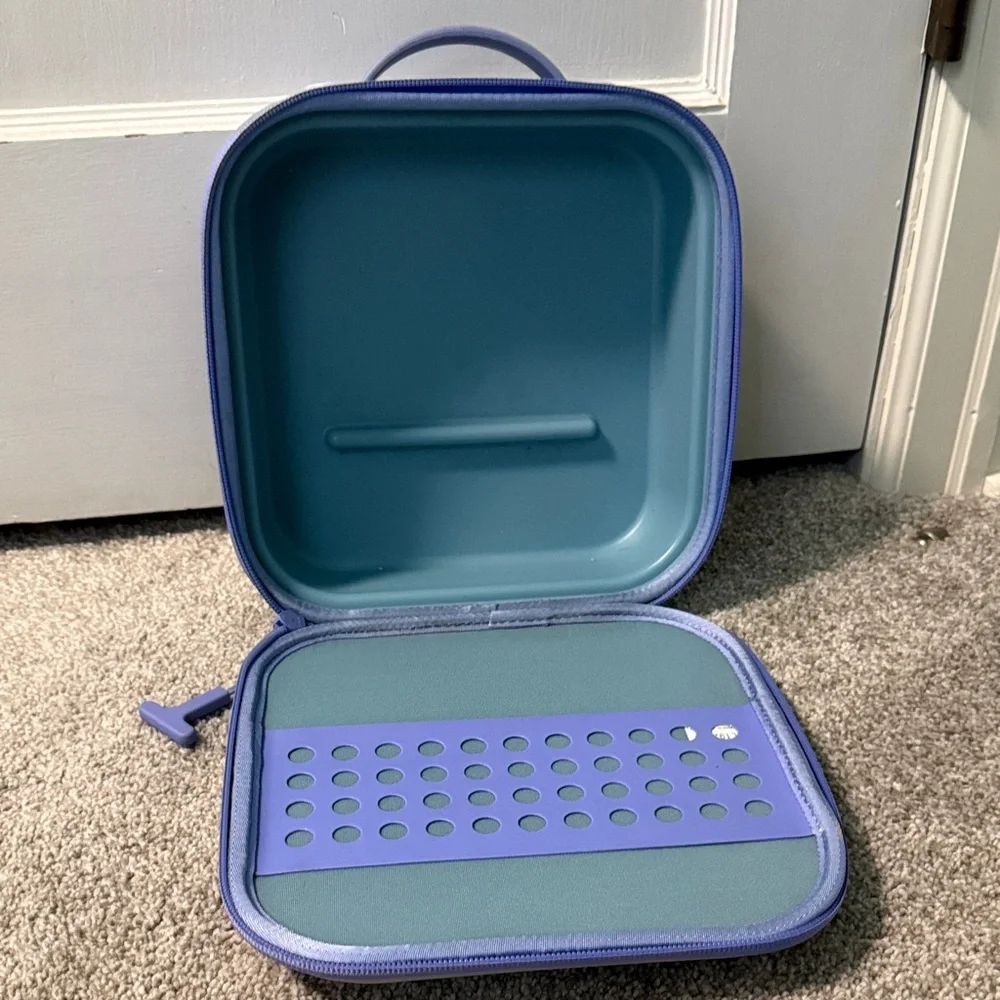 Hydro Flask lunch box — Light Lavender with Purple Trim - Picture 2 of 3